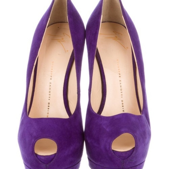 Giuseppe Zanotti Violet Suede Pumps - Picture 2 of 3